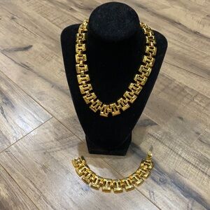 Set it f necklace and bracelet